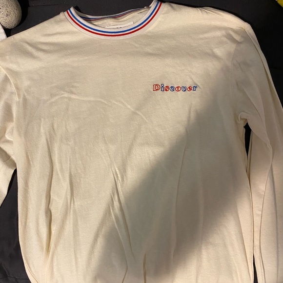 PacSun “Discover” Long Sleeve - Picture 2 of 2